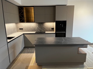 Paigaldatud köögimööbel